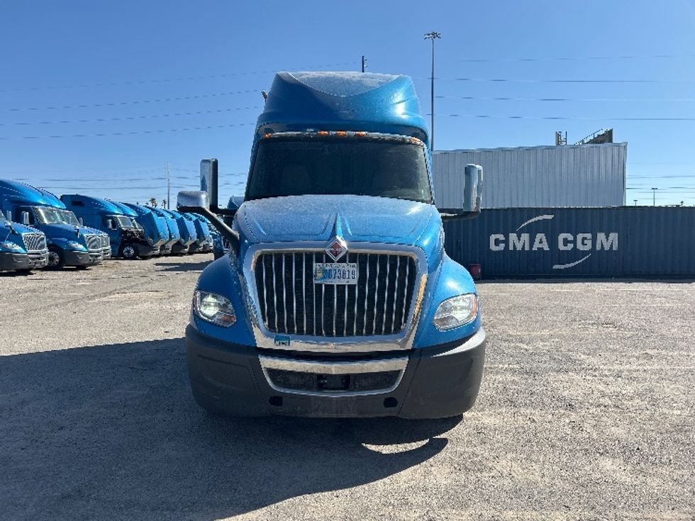 Sleeper Tractor-Heavy Duty Tractors-International-2021-LT625-El Paso-TX-593,176\n\t\tmiles-$ 40,750 - Image 2