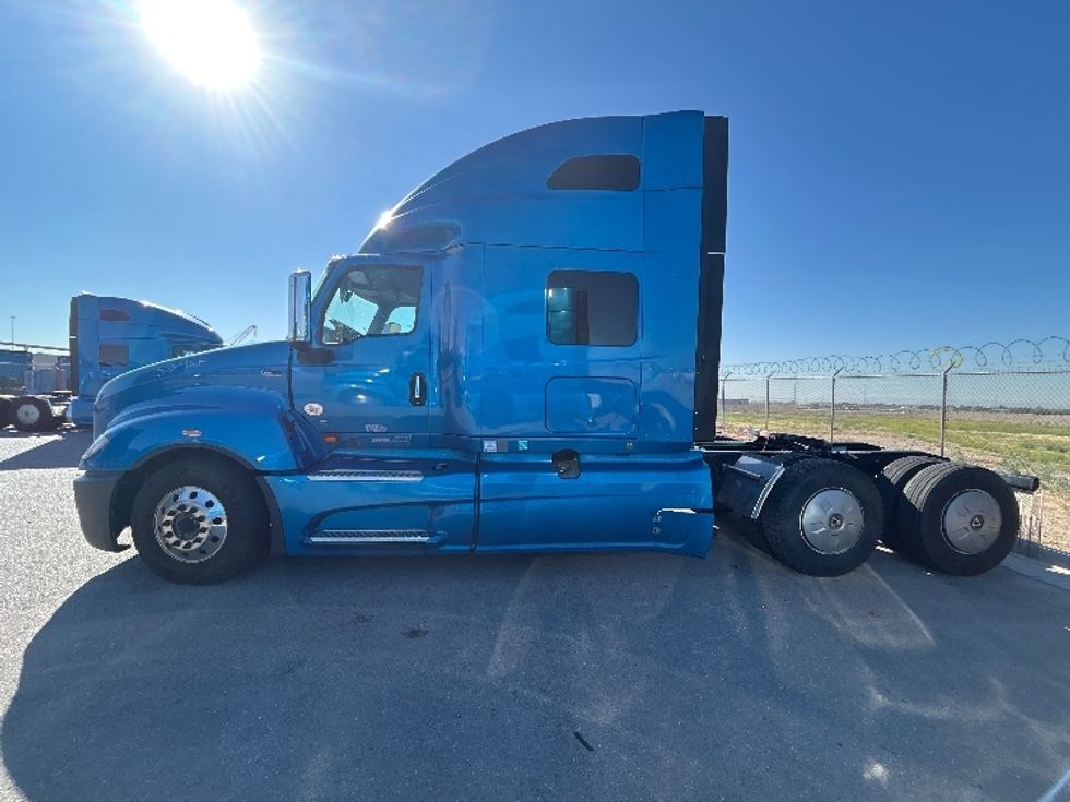 Sleeper Tractor-Heavy Duty Tractors-International-2021-LT625-El Paso-TX-608,749\n\t\tmiles-$ 41,250 - Image 4