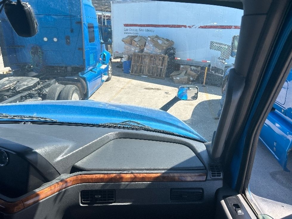 Sleeper Tractor-Heavy Duty Tractors-International-2021-LT625-El Paso-TX-621,007\n\t\tmiles-$ 28,250 - Image 14