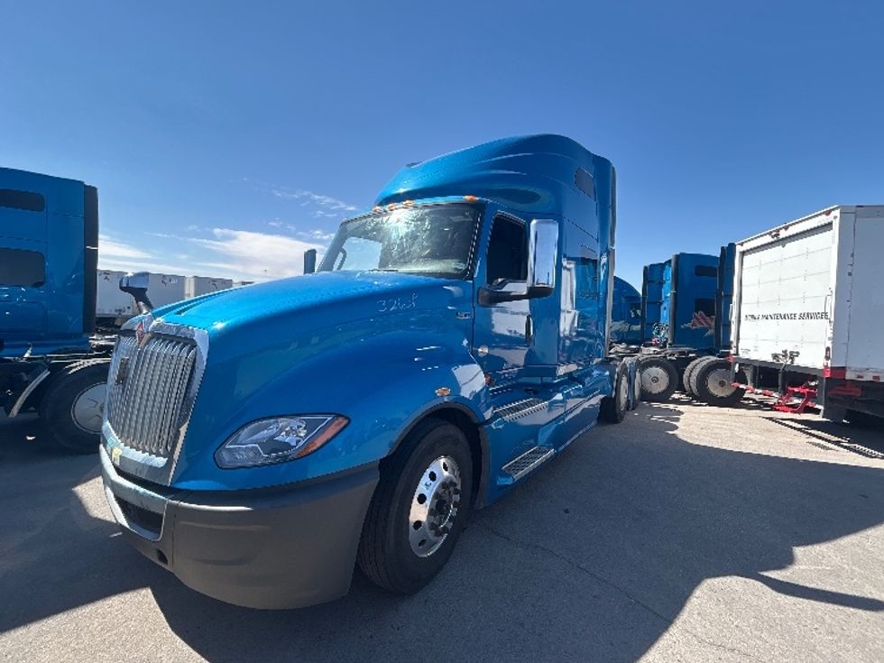 Sleeper Tractor-Heavy Duty Tractors-International-2021-LT625-El Paso-TX-621,007\n\t\tmiles-$ 28,250 - Image 3