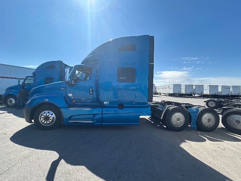 Sleeper Tractor-Heavy Duty Tractors-International-2021-LT625-El Paso-TX-621,007\n\t\tmiles-$ 28,250 - Image 4