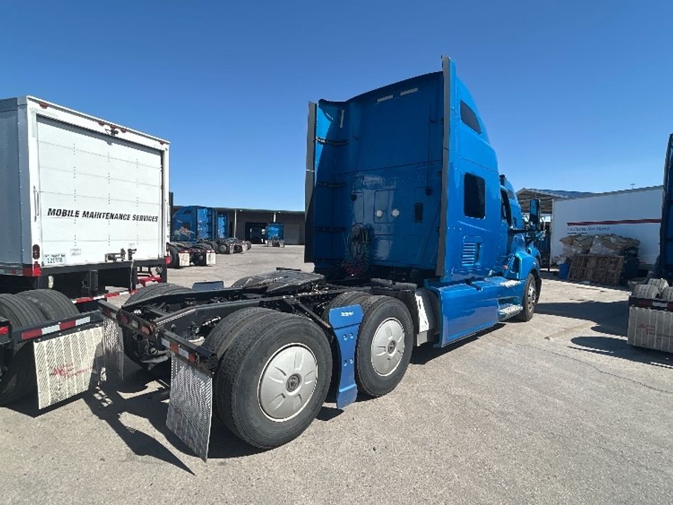 Sleeper Tractor-Heavy Duty Tractors-International-2021-LT625-El Paso-TX-621,007\n\t\tmiles-$ 28,250 - Image 7