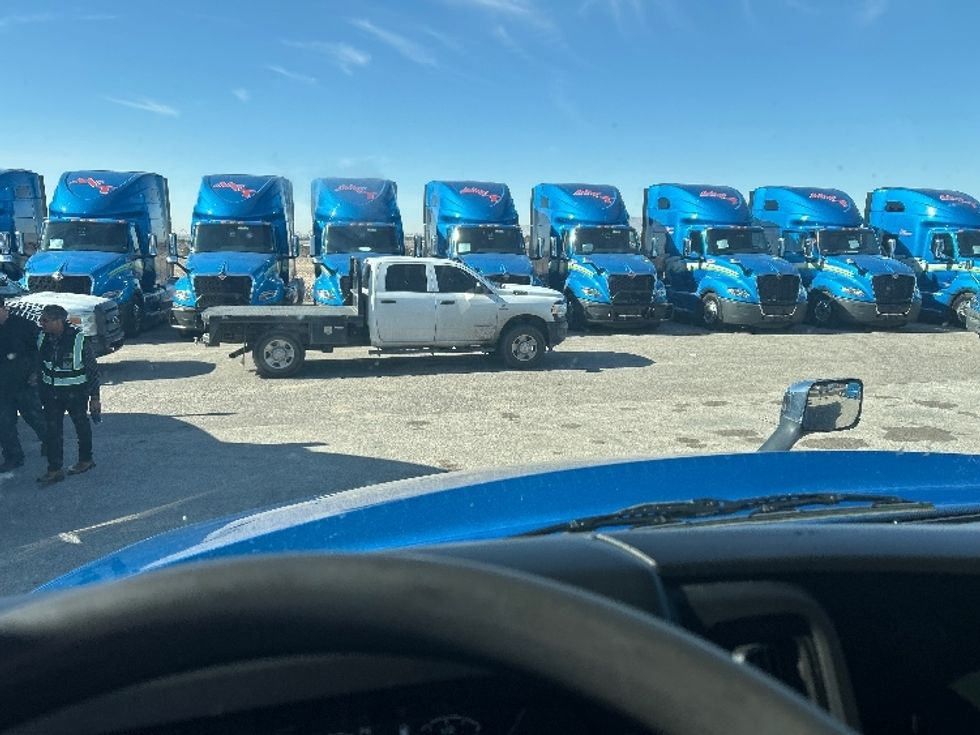 Sleeper Tractor-Heavy Duty Tractors-International-2021-LT625-El Paso-TX-637,359\n\t\tmiles-$ 27,750 - Image 11