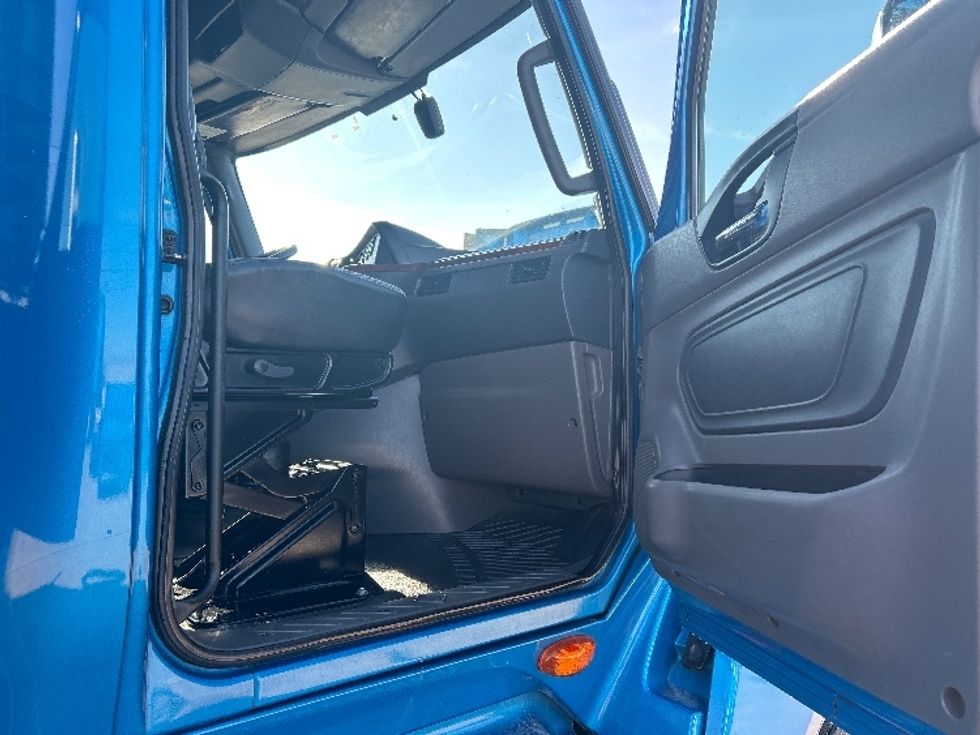 Sleeper Tractor-Heavy Duty Tractors-International-2021-LT625-El Paso-TX-637,359\n\t\tmiles-$ 27,750 - Image 13