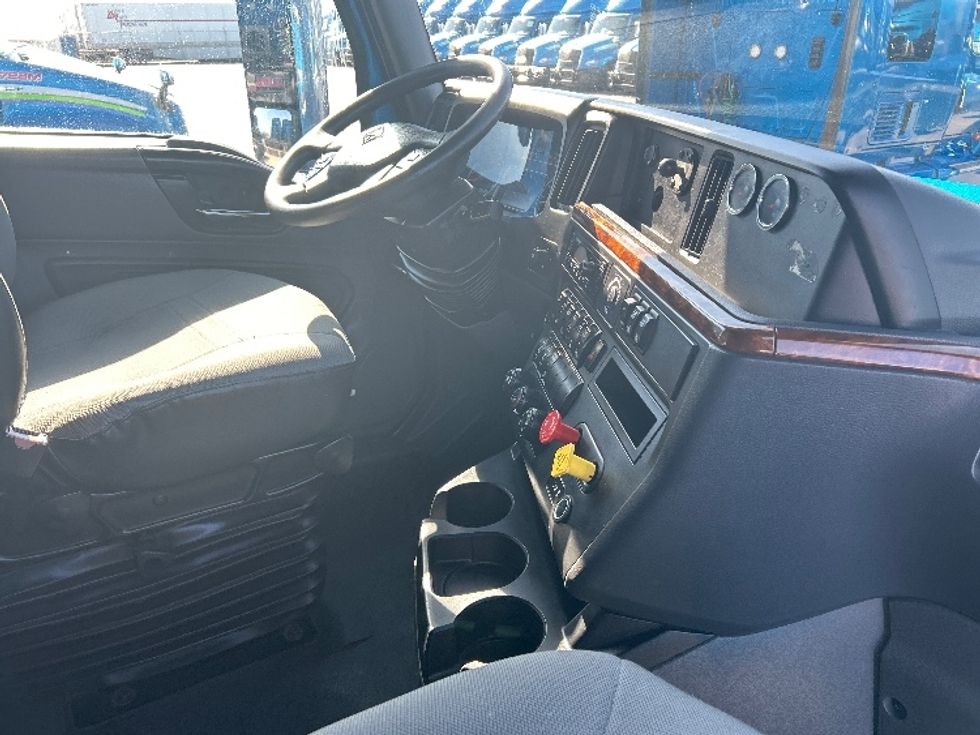 Sleeper Tractor-Heavy Duty Tractors-International-2021-LT625-El Paso-TX-637,359\n\t\tmiles-$ 27,750 - Image 15