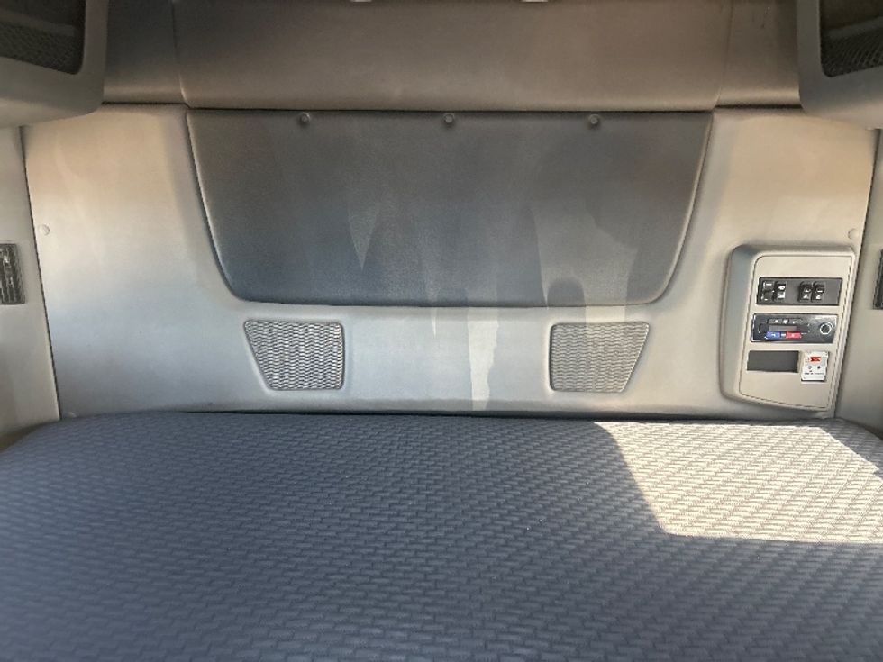 Sleeper Tractor-Heavy Duty Tractors-International-2021-LT625-El Paso-TX-637,359\n\t\tmiles-$ 27,750 - Image 16