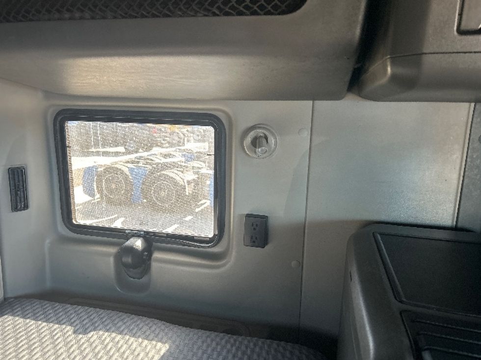 Sleeper Tractor-Heavy Duty Tractors-International-2021-LT625-El Paso-TX-637,359\n\t\tmiles-$ 27,750 - Image 18