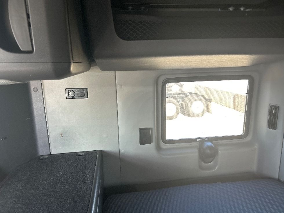 Sleeper Tractor-Heavy Duty Tractors-International-2021-LT625-El Paso-TX-637,359\n\t\tmiles-$ 27,750 - Image 19