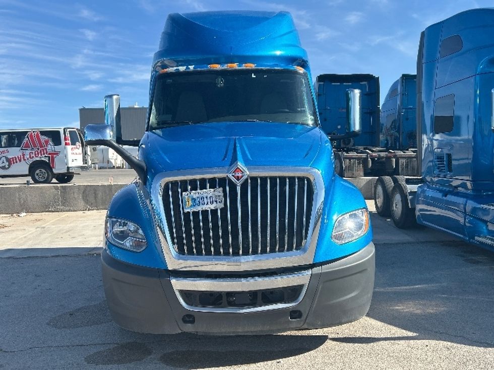 Sleeper Tractor-Heavy Duty Tractors-International-2021-LT625-El Paso-TX-637,359\n\t\tmiles-$ 27,750 - Image 2