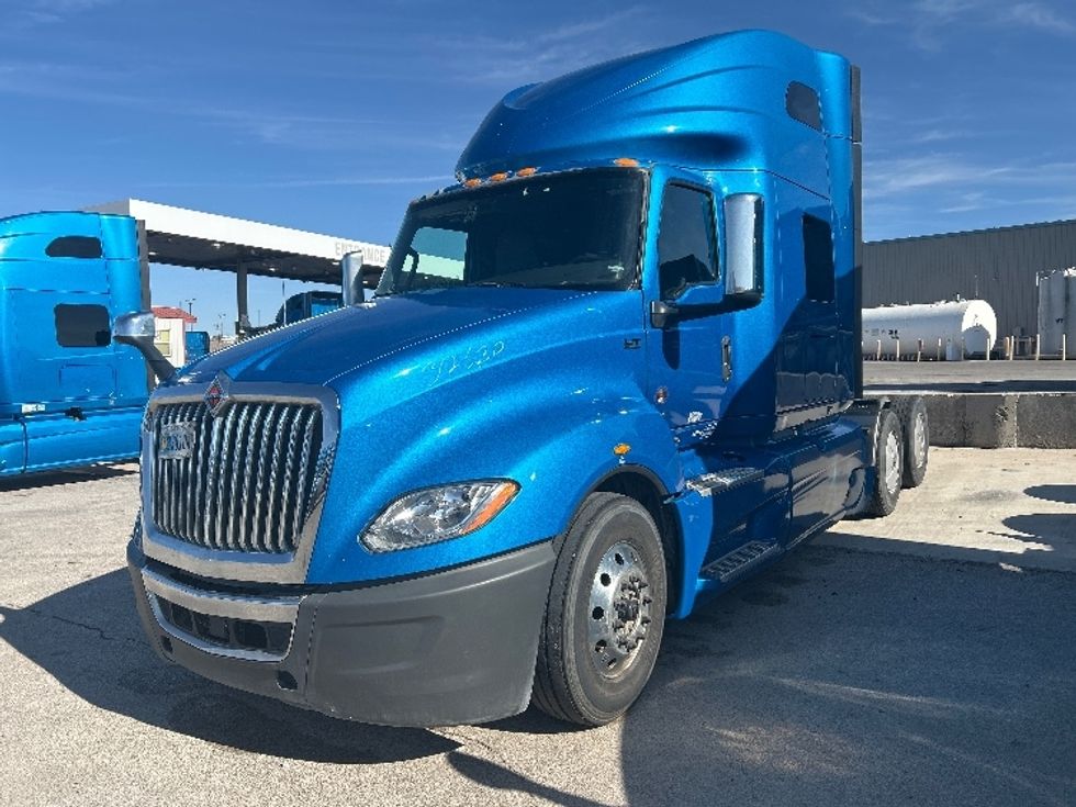 Sleeper Tractor-Heavy Duty Tractors-International-2021-LT625-El Paso-TX-637,359\n\t\tmiles-$ 27,750 - Image 3