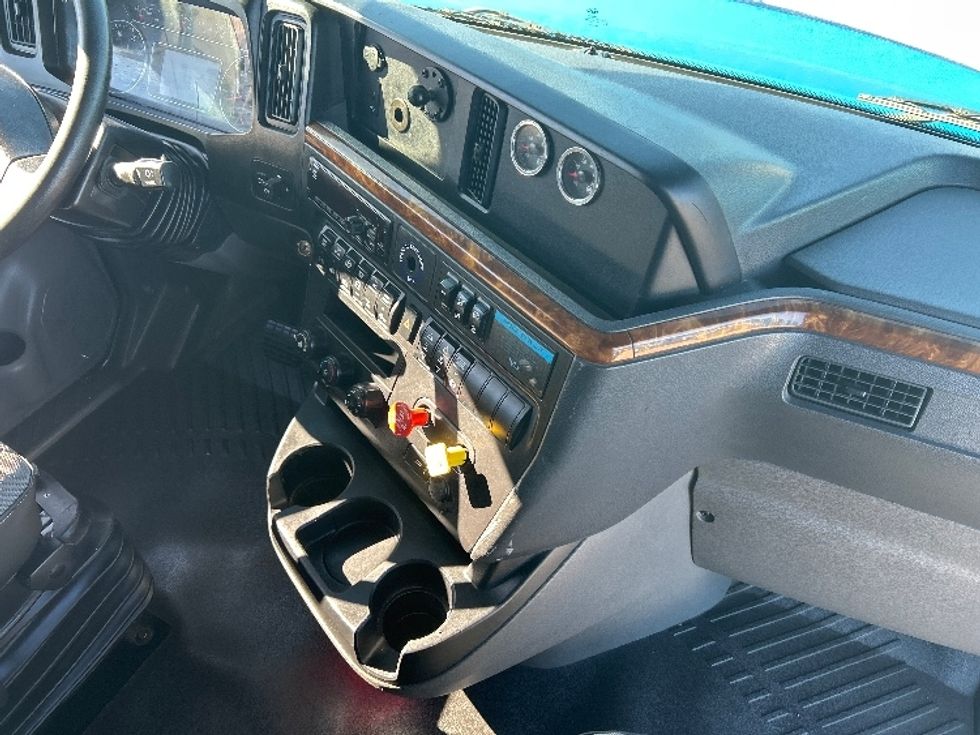 Sleeper Tractor-Heavy Duty Tractors-International-2021-LT625-El Paso-TX-643,367\n\t\tmiles-$ 36,000 - Image 15