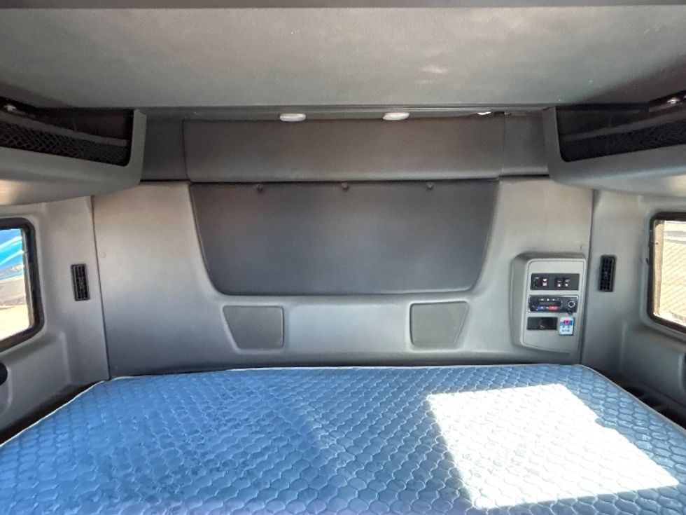 Sleeper Tractor-Heavy Duty Tractors-International-2021-LT625-El Paso-TX-643,367\n\t\tmiles-$ 36,000 - Image 16