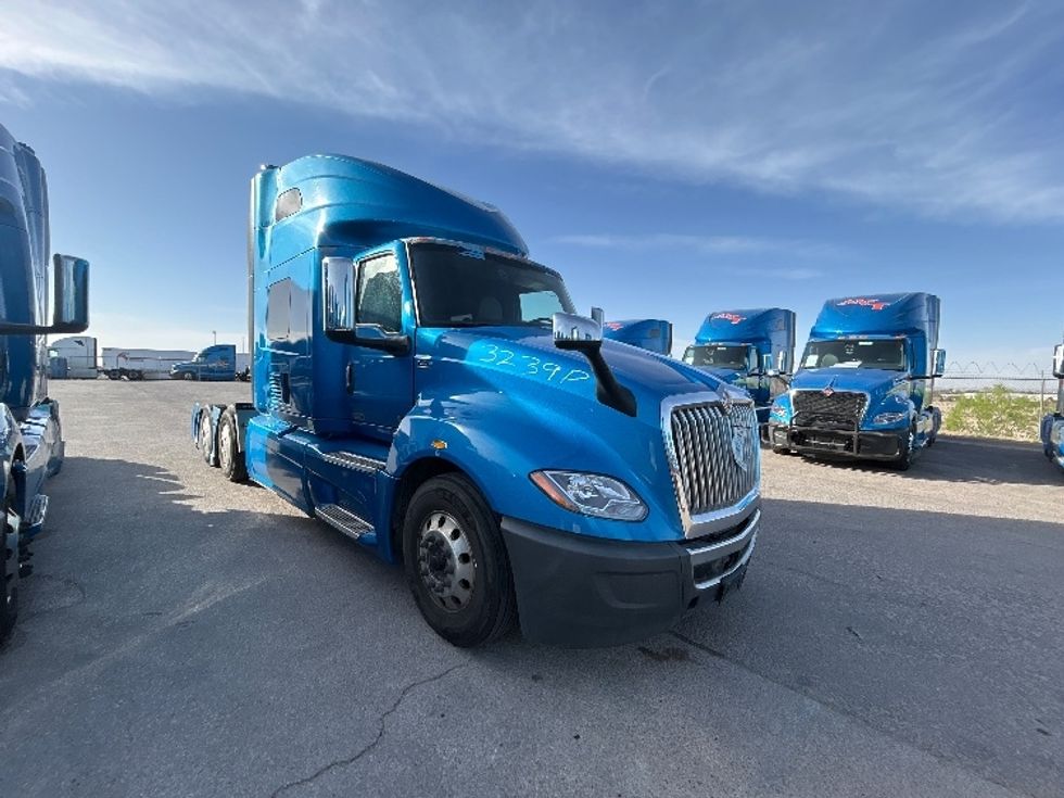 Sleeper Tractor-Heavy Duty Tractors-International-2021-LT625-El Paso-TX-643,505\n\t\tmiles-$ 32,500 - Image 1