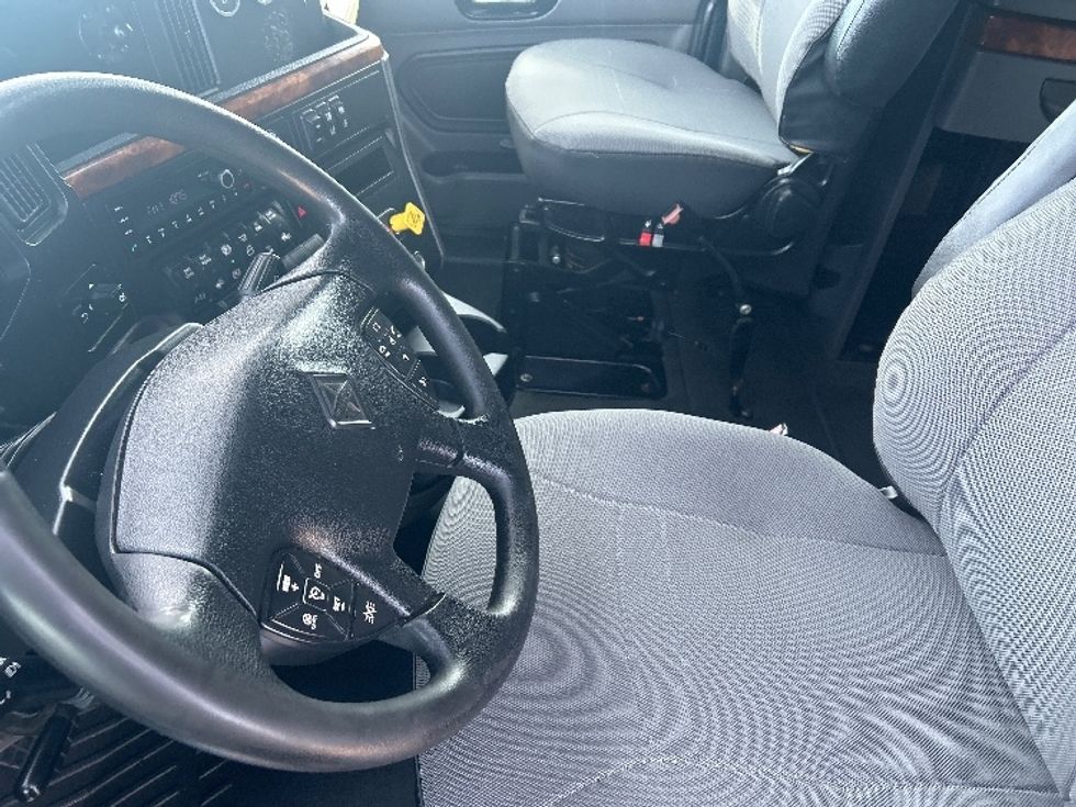 Sleeper Tractor-Heavy Duty Tractors-International-2021-LT625-El Paso-TX-643,505\n\t\tmiles-$ 32,500 - Image 10