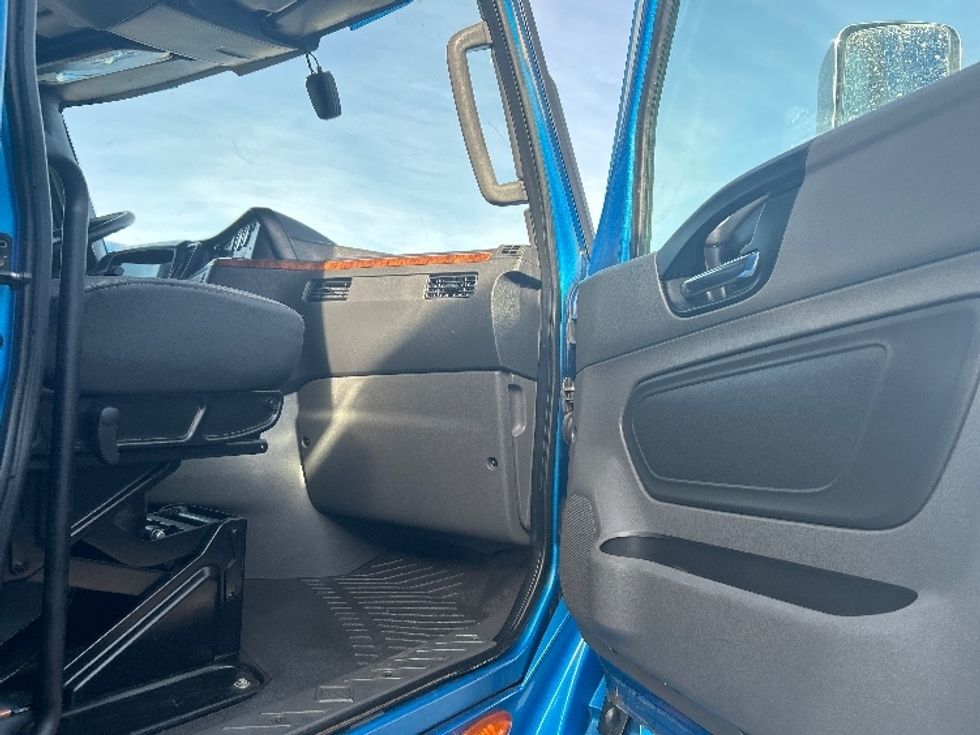 Sleeper Tractor-Heavy Duty Tractors-International-2021-LT625-El Paso-TX-643,505\n\t\tmiles-$ 32,500 - Image 13