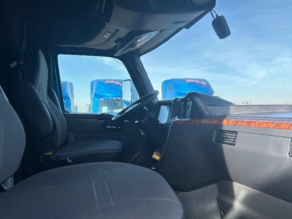 Sleeper Tractor-Heavy Duty Tractors-International-2021-LT625-El Paso-TX-643,505\n\t\tmiles-$ 32,500 - Image 15