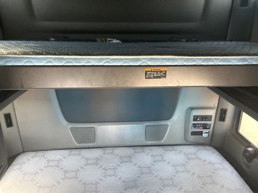 Sleeper Tractor-Heavy Duty Tractors-International-2021-LT625-El Paso-TX-643,505\n\t\tmiles-$ 32,500 - Image 16