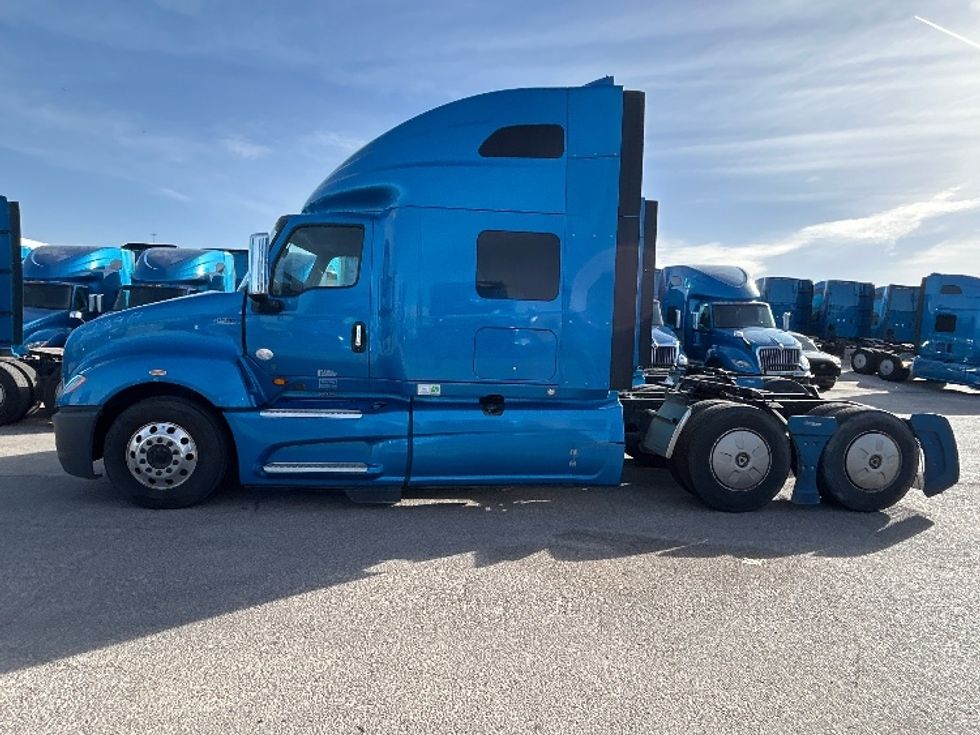 Sleeper Tractor-Heavy Duty Tractors-International-2021-LT625-El Paso-TX-643,505\n\t\tmiles-$ 32,500 - Image 4