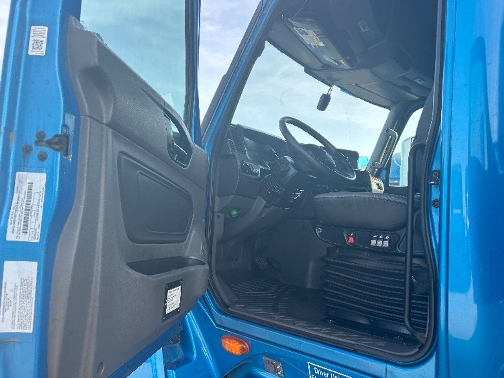 Sleeper Tractor-Heavy Duty Tractors-International-2021-LT625-El Paso-TX-643,505\n\t\tmiles-$ 32,500 - Image 9