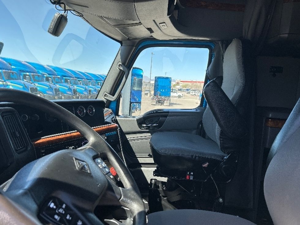 Sleeper Tractor-Heavy Duty Tractors-International-2021-LT625-El Paso-TX-653,490\n\t\tmiles-$ 27,750 - Image 10