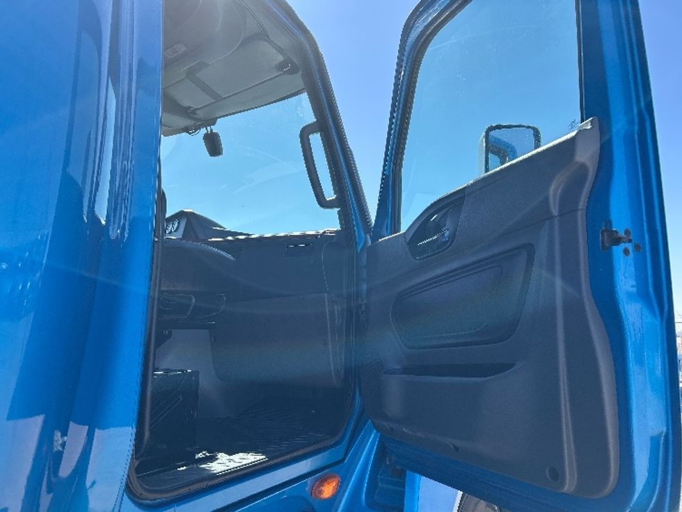 Sleeper Tractor-Heavy Duty Tractors-International-2021-LT625-El Paso-TX-653,490\n\t\tmiles-$ 27,750 - Image 13