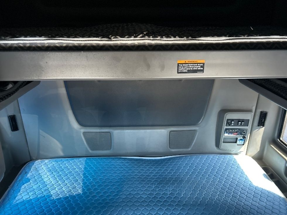 Sleeper Tractor-Heavy Duty Tractors-International-2021-LT625-El Paso-TX-653,490\n\t\tmiles-$ 27,750 - Image 16