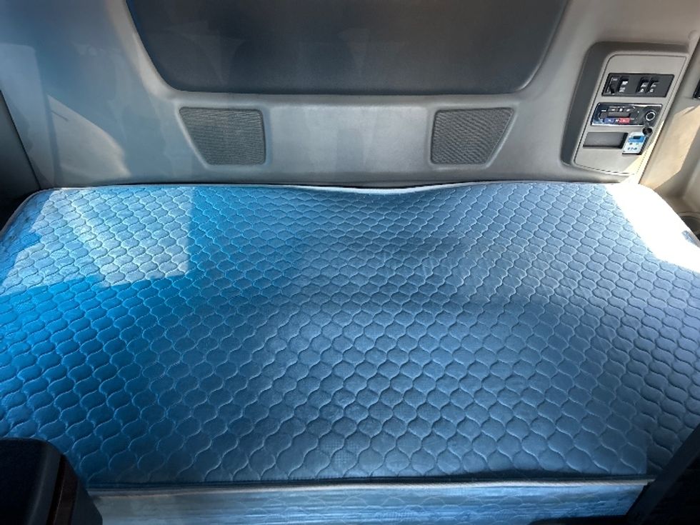 Sleeper Tractor-Heavy Duty Tractors-International-2021-LT625-El Paso-TX-653,490\n\t\tmiles-$ 27,750 - Image 17