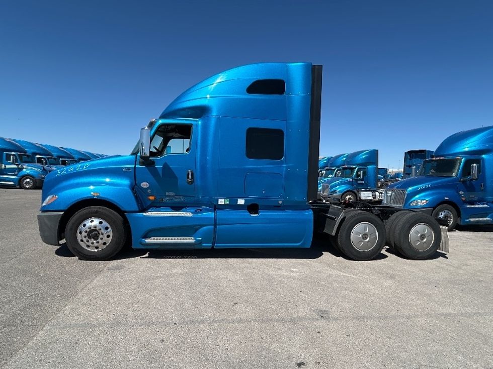 Sleeper Tractor-Heavy Duty Tractors-International-2021-LT625-El Paso-TX-653,490\n\t\tmiles-$ 27,750 - Image 4