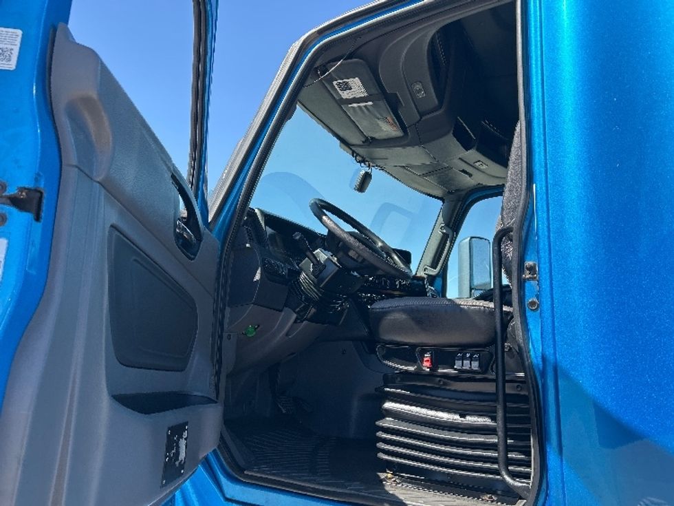 Sleeper Tractor-Heavy Duty Tractors-International-2021-LT625-El Paso-TX-653,490\n\t\tmiles-$ 27,750 - Image 9