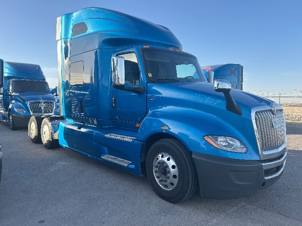 Sleeper Tractor-Heavy Duty Tractors-International-2021-LT625-El Paso-TX-660,539\n\t\tmiles-$ 32,500 - Image 1