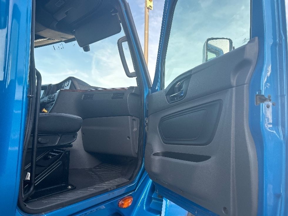 Sleeper Tractor-Heavy Duty Tractors-International-2021-LT625-El Paso-TX-660,539\n\t\tmiles-$ 32,500 - Image 13
