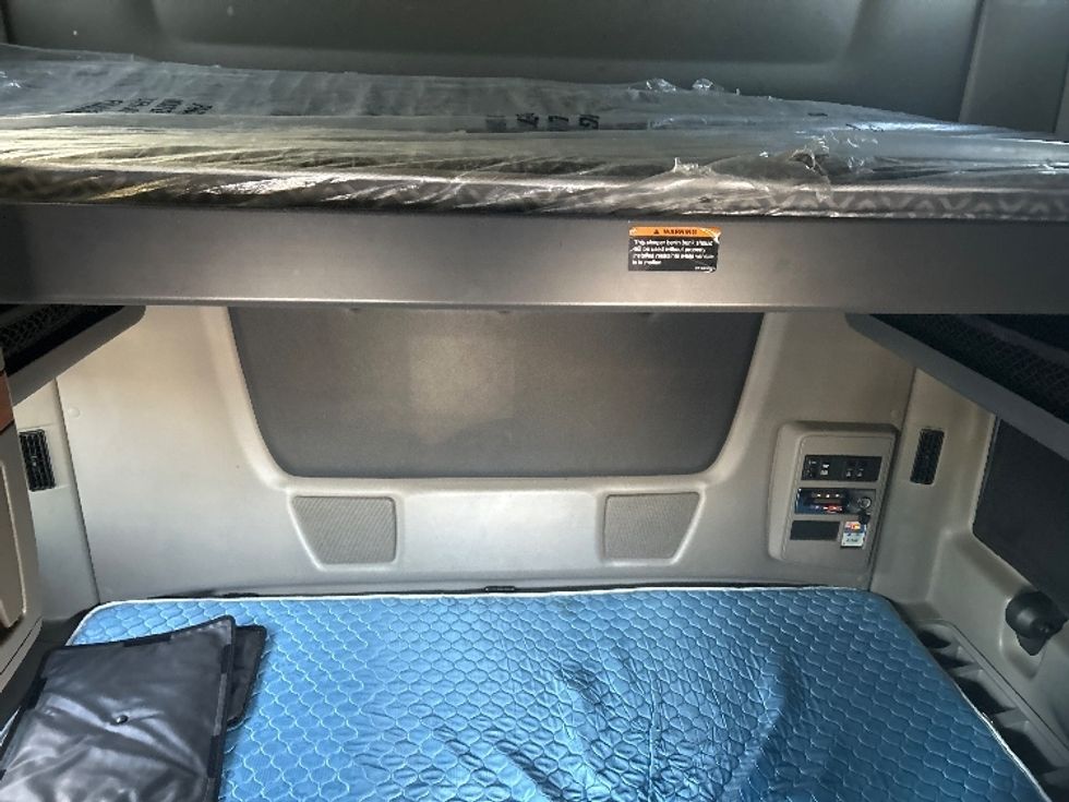 Sleeper Tractor-Heavy Duty Tractors-International-2021-LT625-El Paso-TX-660,539\n\t\tmiles-$ 32,500 - Image 16