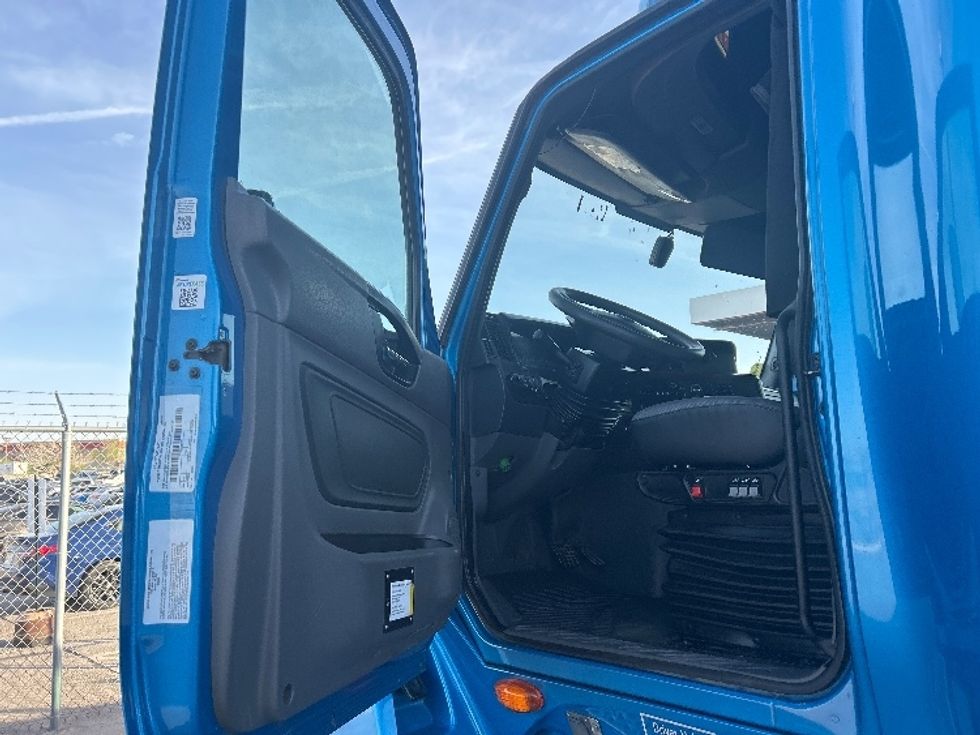 Sleeper Tractor-Heavy Duty Tractors-International-2021-LT625-El Paso-TX-660,539\n\t\tmiles-$ 32,500 - Image 9