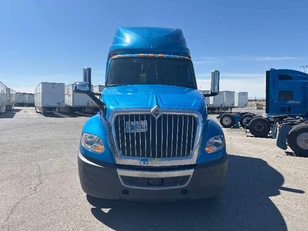 Sleeper Tractor-Heavy Duty Tractors-International-2021-LT625-El Paso-TX-662,378\n\t\tmiles-$ 34,250 - Image 2