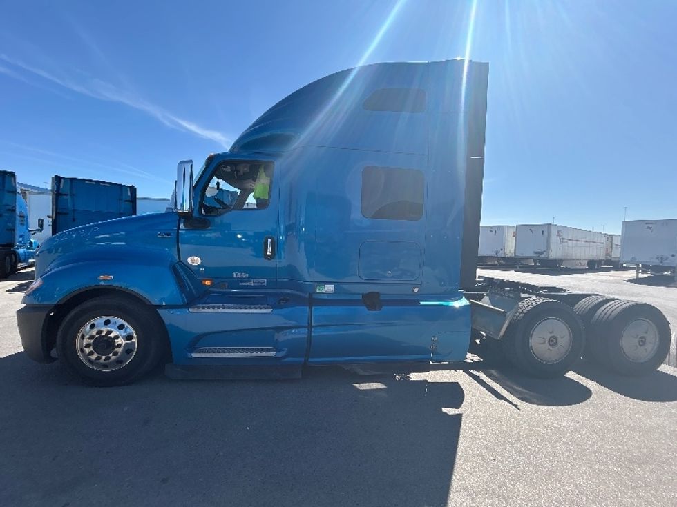Sleeper Tractor-Heavy Duty Tractors-International-2021-LT625-El Paso-TX-662,378\n\t\tmiles-$ 34,250 - Image 4