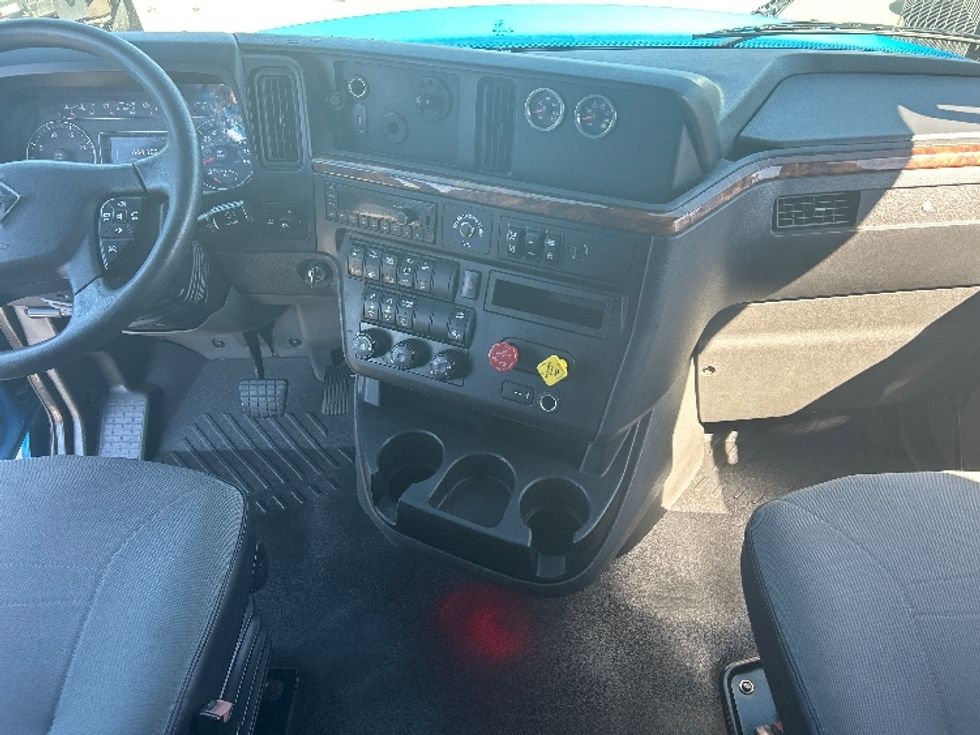 Sleeper Tractor-Heavy Duty Tractors-International-2021-LT625-El Paso-TX-664,112\n\t\tmiles-$ 33,250 - Image 12