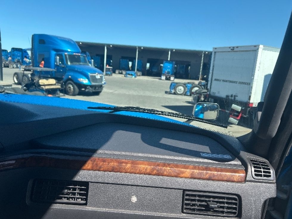 Sleeper Tractor-Heavy Duty Tractors-International-2021-LT625-El Paso-TX-664,112\n\t\tmiles-$ 33,250 - Image 14