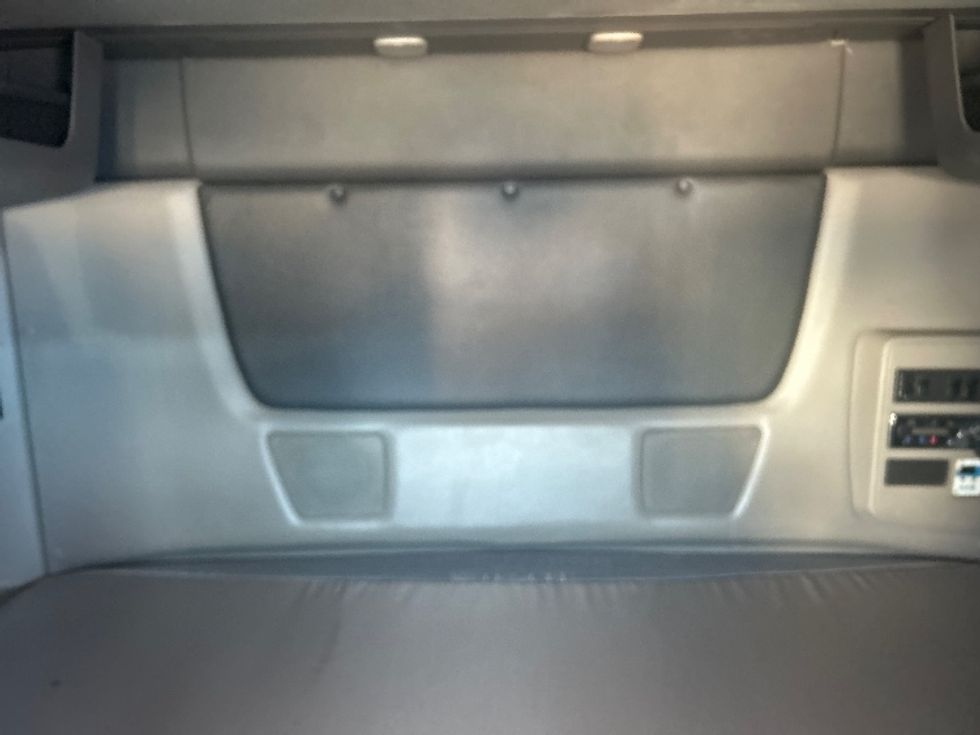 Sleeper Tractor-Heavy Duty Tractors-International-2021-LT625-El Paso-TX-664,112\n\t\tmiles-$ 33,250 - Image 16