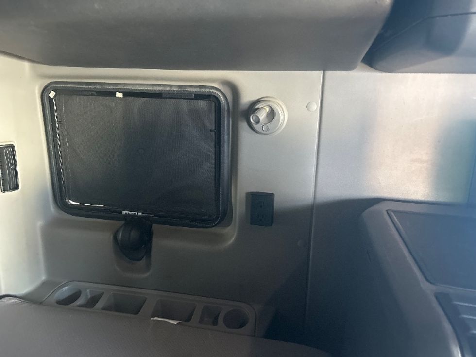 Sleeper Tractor-Heavy Duty Tractors-International-2021-LT625-El Paso-TX-664,112\n\t\tmiles-$ 33,250 - Image 18