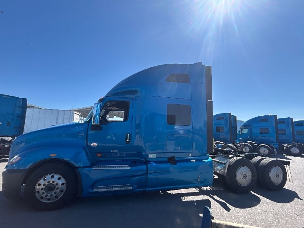 Sleeper Tractor-Heavy Duty Tractors-International-2021-LT625-El Paso-TX-664,112\n\t\tmiles-$ 33,250 - Image 4