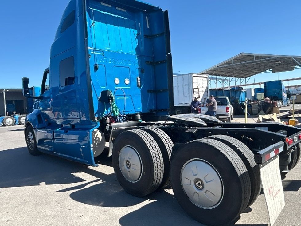 Sleeper Tractor-Heavy Duty Tractors-International-2021-LT625-El Paso-TX-664,112\n\t\tmiles-$ 33,250 - Image 5