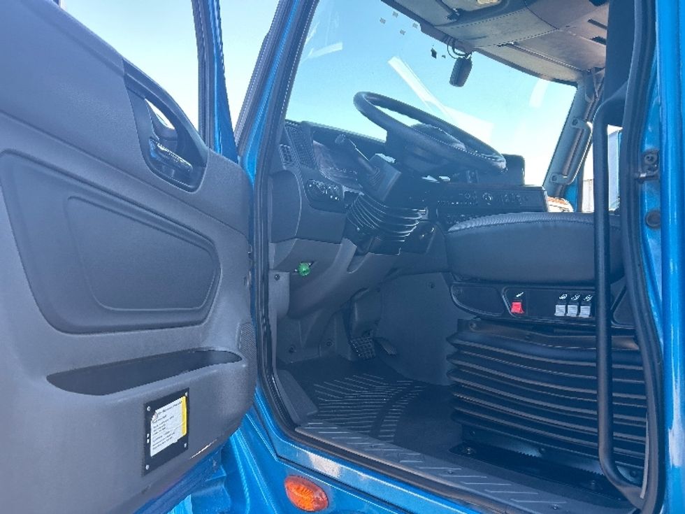 Sleeper Tractor-Heavy Duty Tractors-International-2021-LT625-El Paso-TX-664,112\n\t\tmiles-$ 33,250 - Image 9