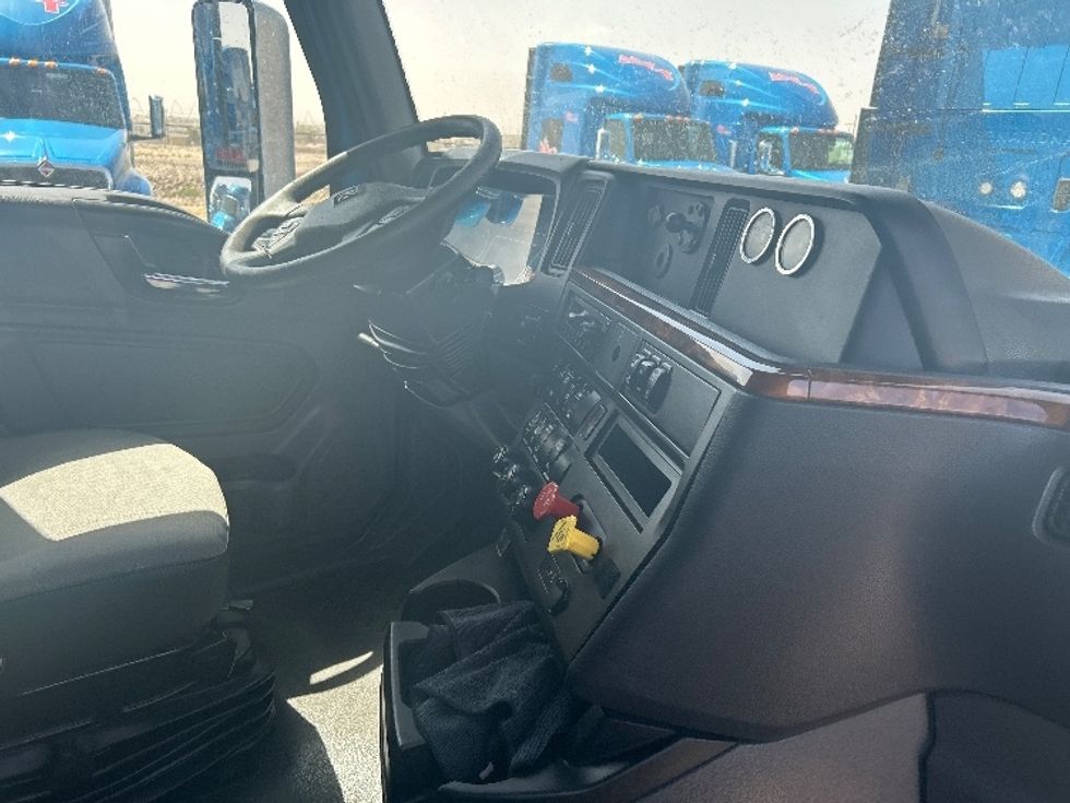 Sleeper Tractor-Heavy Duty Tractors-International-2021-LT625-El Paso-TX-672,807\n\t\tmiles-$ 33,250 - Image 15
