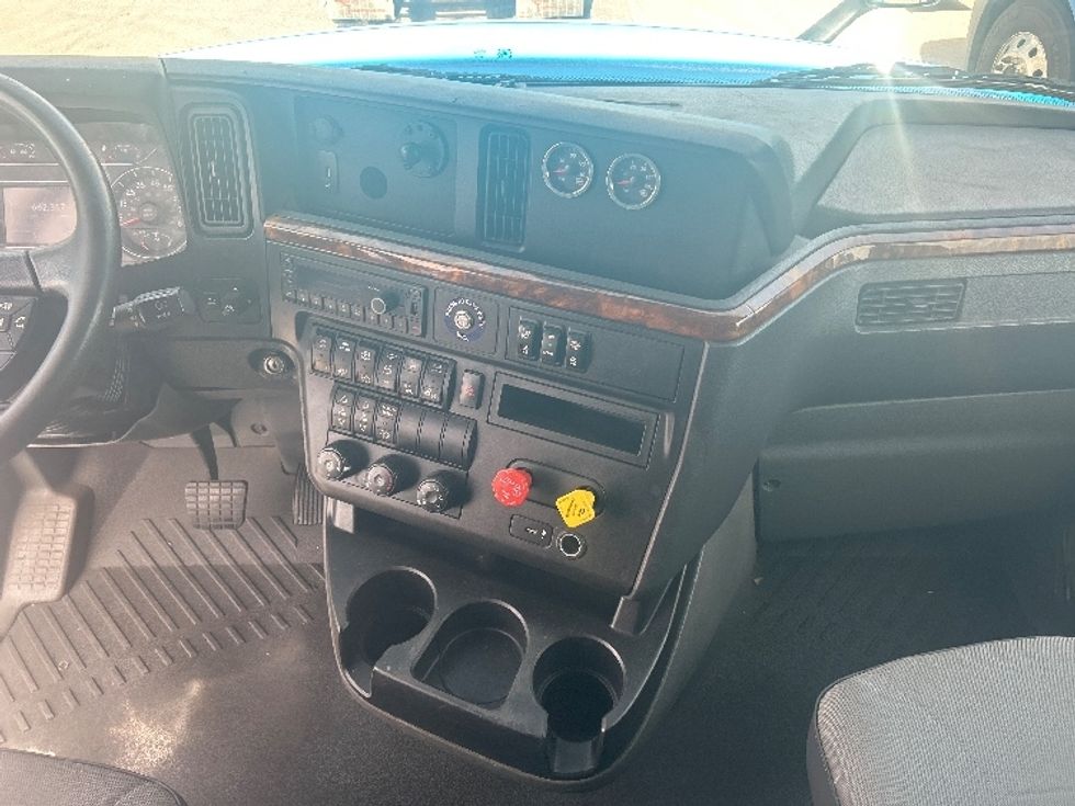 Sleeper Tractor-Heavy Duty Tractors-International-2021-LT625-El Paso-TX-673,908\n\t\tmiles-$ 33,250 - Image 12