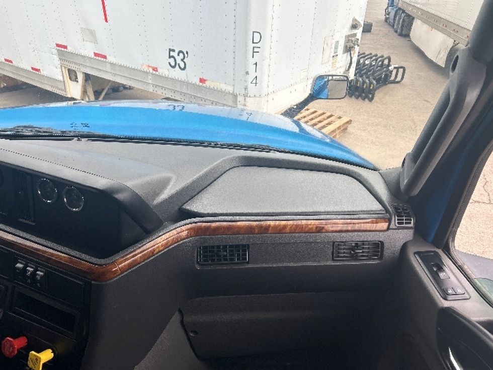 Sleeper Tractor-Heavy Duty Tractors-International-2021-LT625-El Paso-TX-684,720\n\t\tmiles-$ 31,250 - Image 13