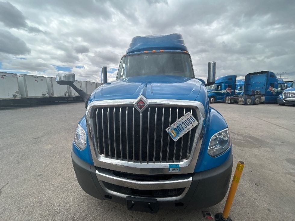 Sleeper Tractor-Heavy Duty Tractors-International-2021-LT625-El Paso-TX-684,720\n\t\tmiles-$ 31,250 - Image 2