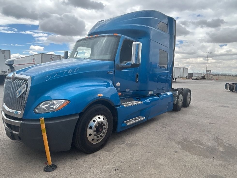 Sleeper Tractor-Heavy Duty Tractors-International-2021-LT625-El Paso-TX-684,720\n\t\tmiles-$ 31,250 - Image 3