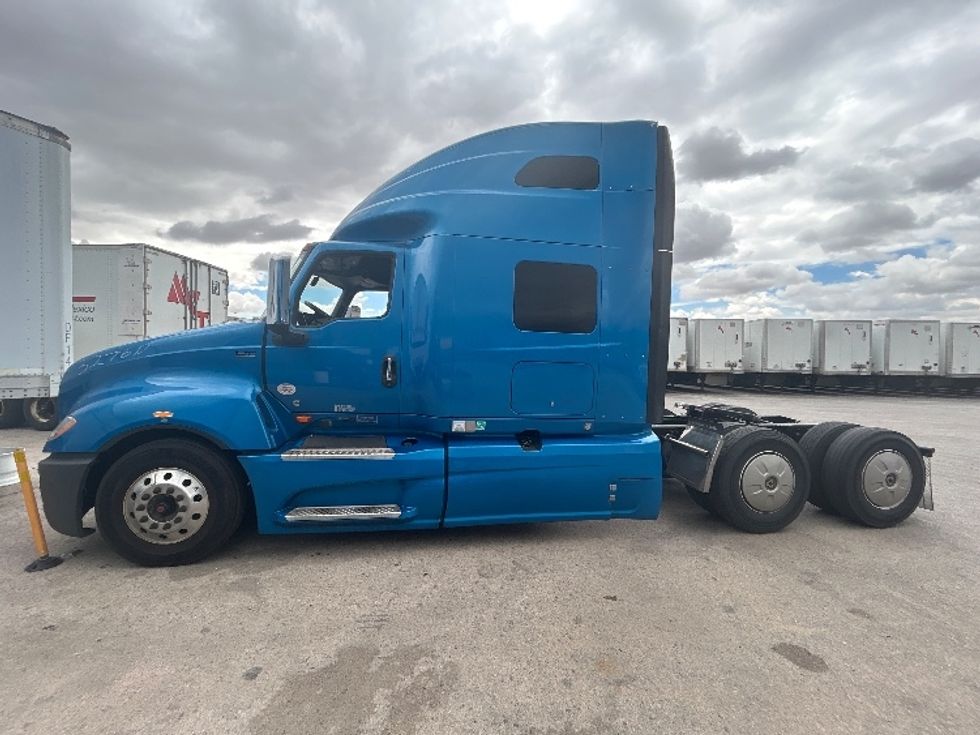Sleeper Tractor-Heavy Duty Tractors-International-2021-LT625-El Paso-TX-684,720\n\t\tmiles-$ 31,250 - Image 4
