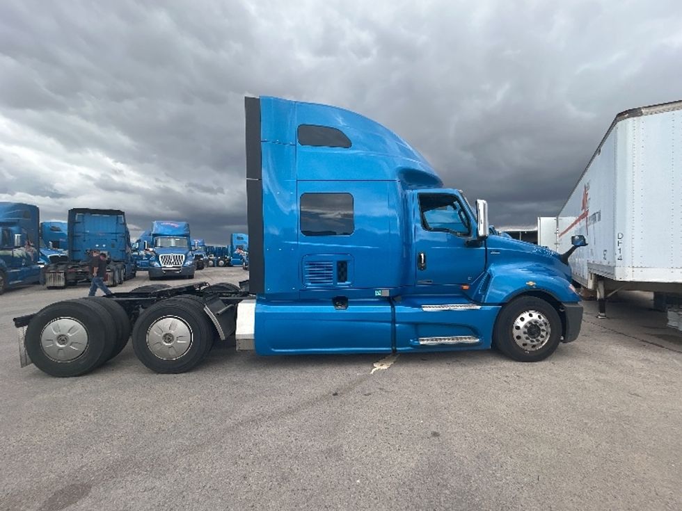 Sleeper Tractor-Heavy Duty Tractors-International-2021-LT625-El Paso-TX-684,720\n\t\tmiles-$ 31,250 - Image 8