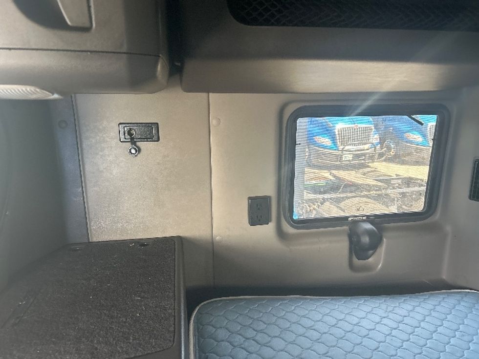 Sleeper Tractor-Heavy Duty Tractors-International-2021-LT625-El Paso-TX-685,676\n\t\tmiles-$ 33,250 - Image 19